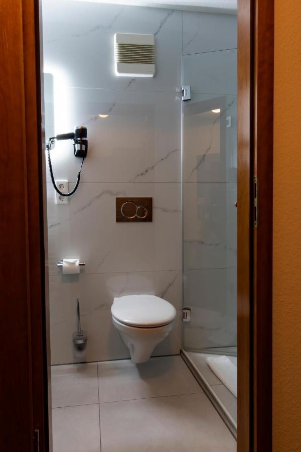 Hotel Baer Sinsheim Eksteriør billede