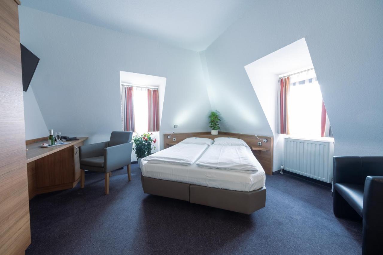 Hotel Baer Sinsheim Eksteriør billede