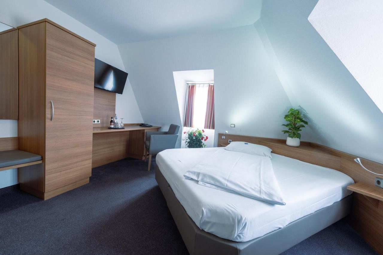 Hotel Baer Sinsheim Eksteriør billede