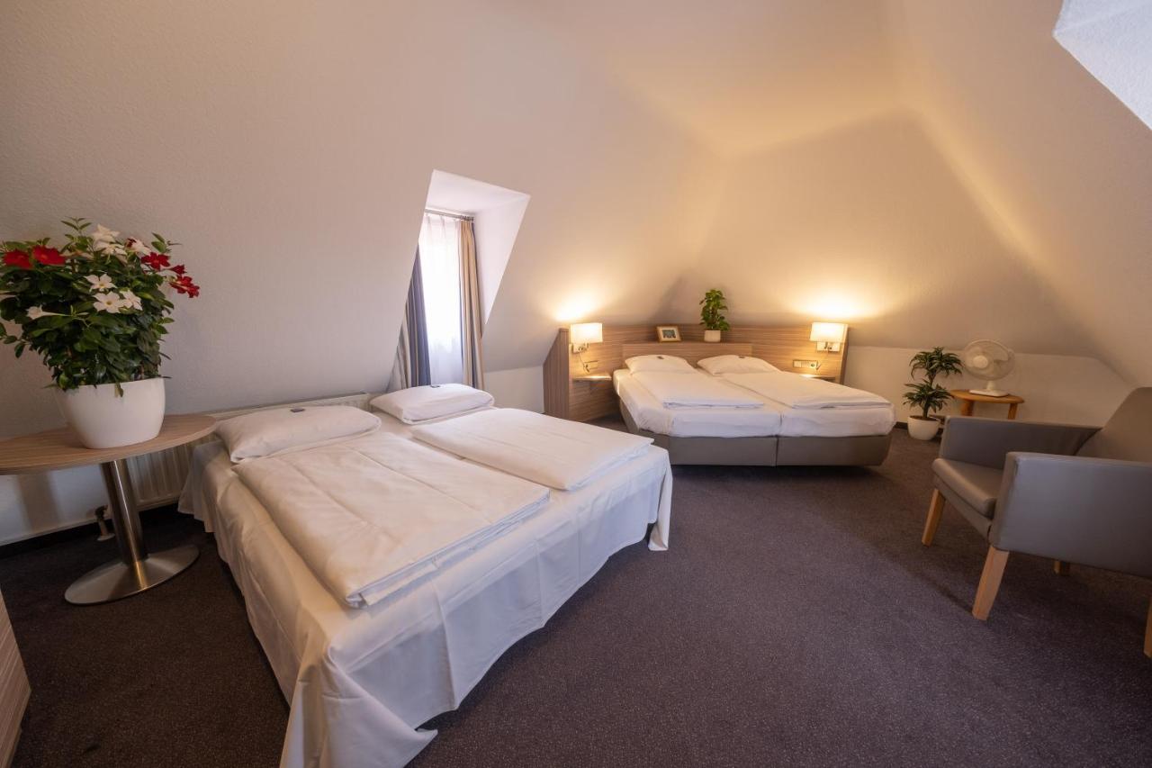 Hotel Baer Sinsheim Eksteriør billede